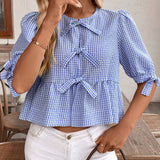 Frenchy Camisa de cuadros de manga corta con cuello redondo para mujeres con lazo en la parte delantera, dobladillo con volantes, suave y coa, elegante