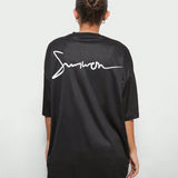 SUMWON WOMEN Camiseta de jersey oversize con hombros caidos y grafico