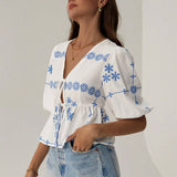 SHEIN Prive Blusa estampada con cuello en forma de corazon y mangas cortas con lazo delantero, para uso diario casual