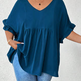 CURVE+ Camisa informal de verano para mujeres de a grande de color azul oscuro con mangas con volantes para el verano