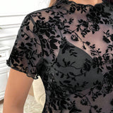 Blusa transparente de manga corta con estampado de flocado para mujer de a grande, camiseta interior negra