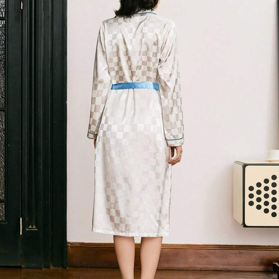 1750903340b98810cc7076f04f28efd205bc7a331f_thumbnail_900x.webp