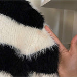 1754236290c2108a957be37a2a6d4a899cc2358850_square_thumbnail_900x.webp