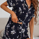 Conjunto de pijama con estampado floral unido en contraste