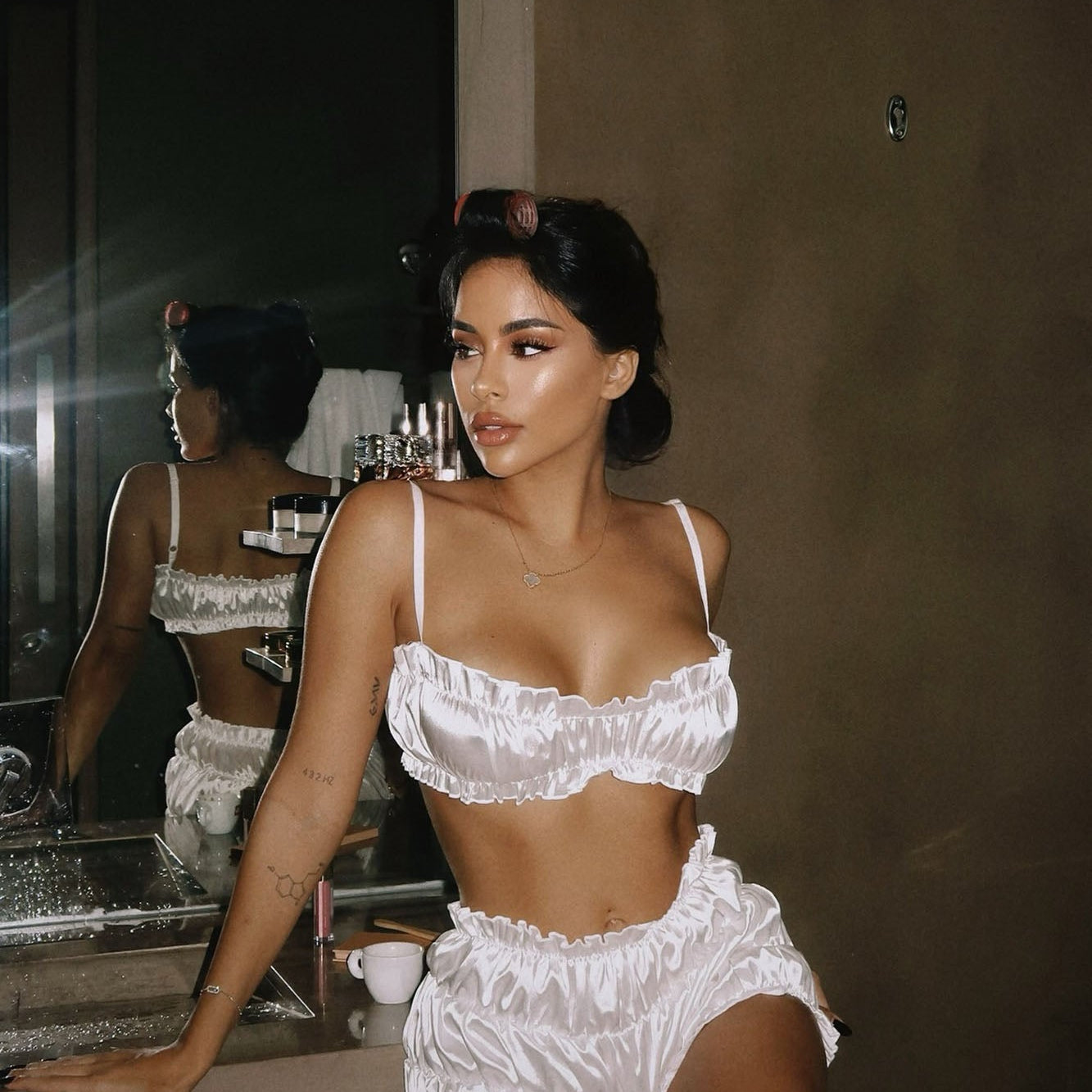https://cdn.shopify.com/s/files/1/0293/9277/files/9-30-2024__184_My_Way_To_You_Satin_Short_Set_Off_White_LA.jpg?v=1729265268