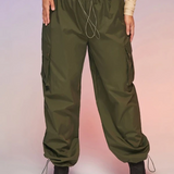 Pantalones cargo con bolsillo con solapa de cintura con cordón paracaídas