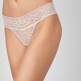 Luvlette Tanga talle bajo con encaje