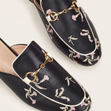 Mules de mocasin con bordado floral, zapatos planos de mujer con bordado de moda negro y estampado de flores metalicas puras