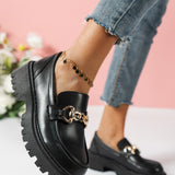 Zapatos de mujeres de moda con cadena decorado