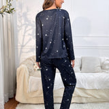 Conjunto de pijama con estampado de galaxia con nudo delantero