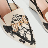 Cuccoo Everyday Collection Zapatos corte cuna con bordado floral con diseno de cadena de talon abierto