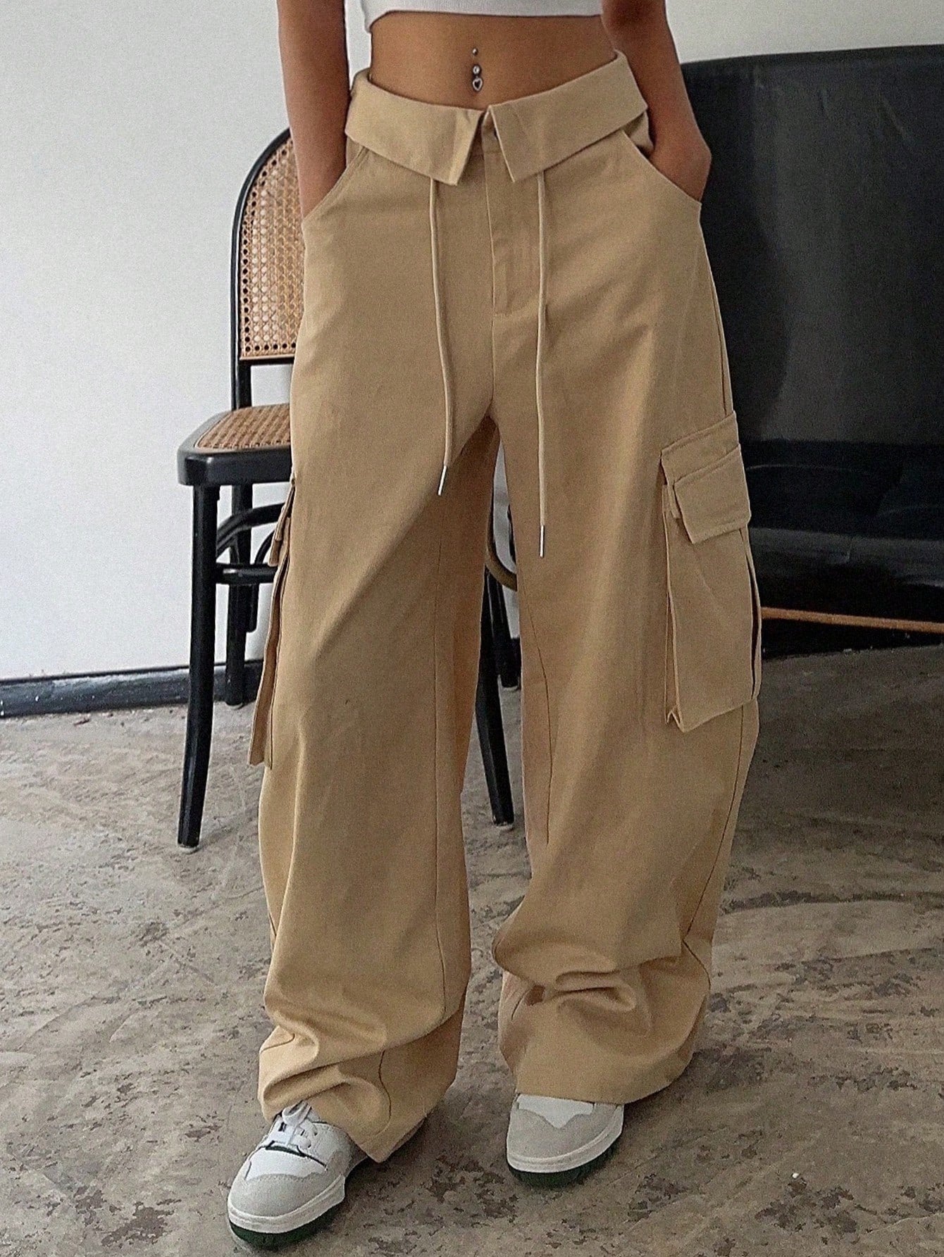 Pantalones Cargo de cintura con cordón lateral y bolsillo con