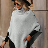 Sueter poncho cuello alto con diseno de boton