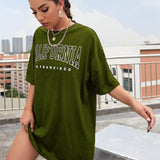 Verde Oscuro / L Camiseta de hombros caídos con estampado de letra