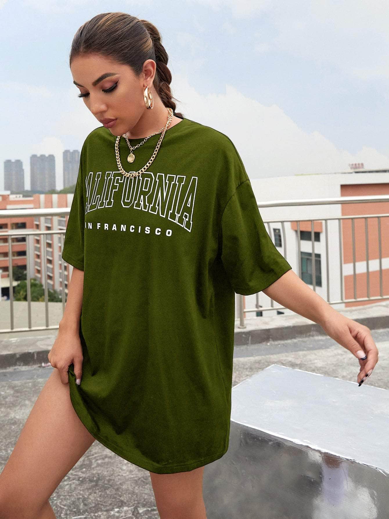 Verde Oscuro / L Camiseta de hombros caídos con estampado de letra