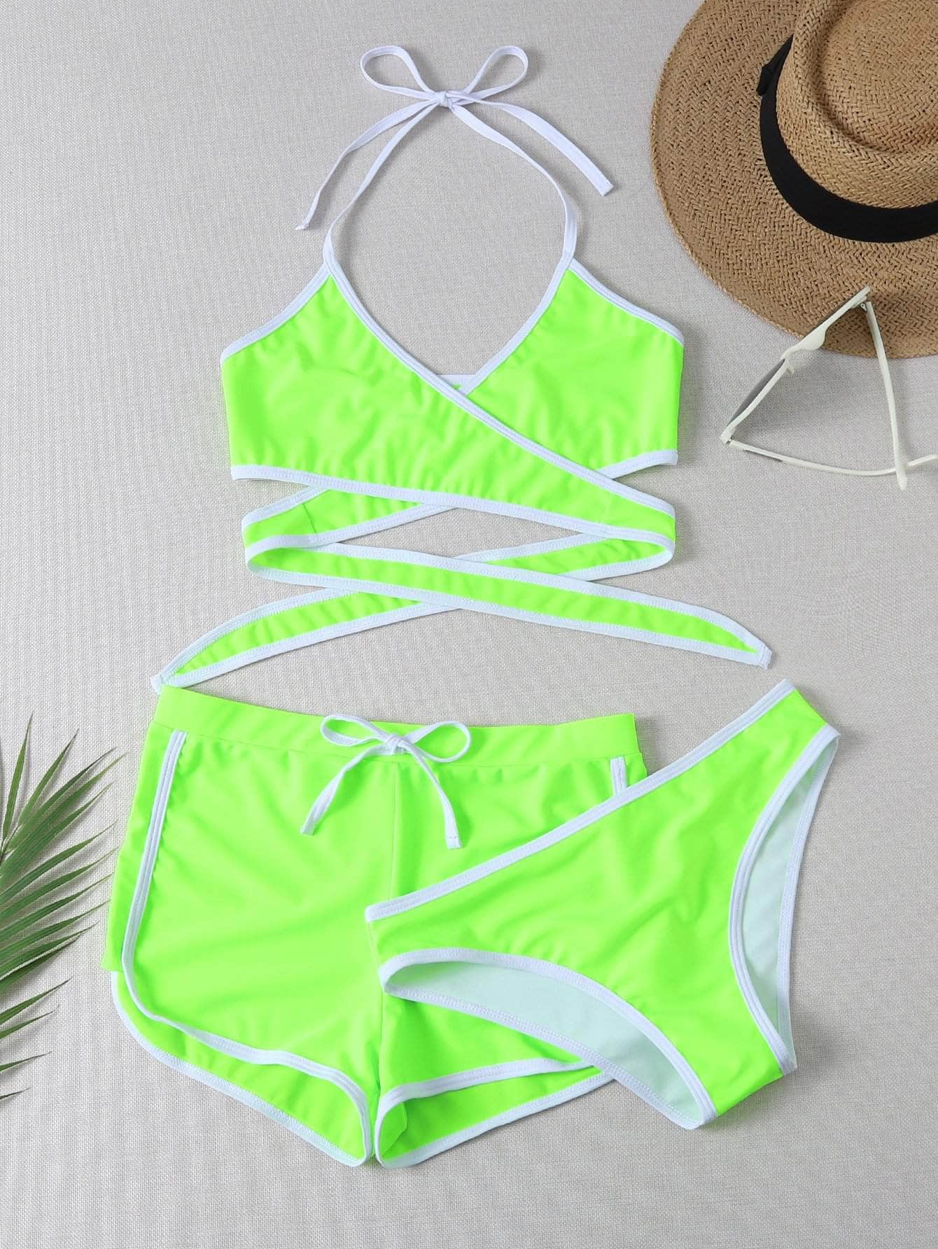 Verde / S Conjunto de bikini halter cruzado con tubería en contraste con shorts 3 paquetes