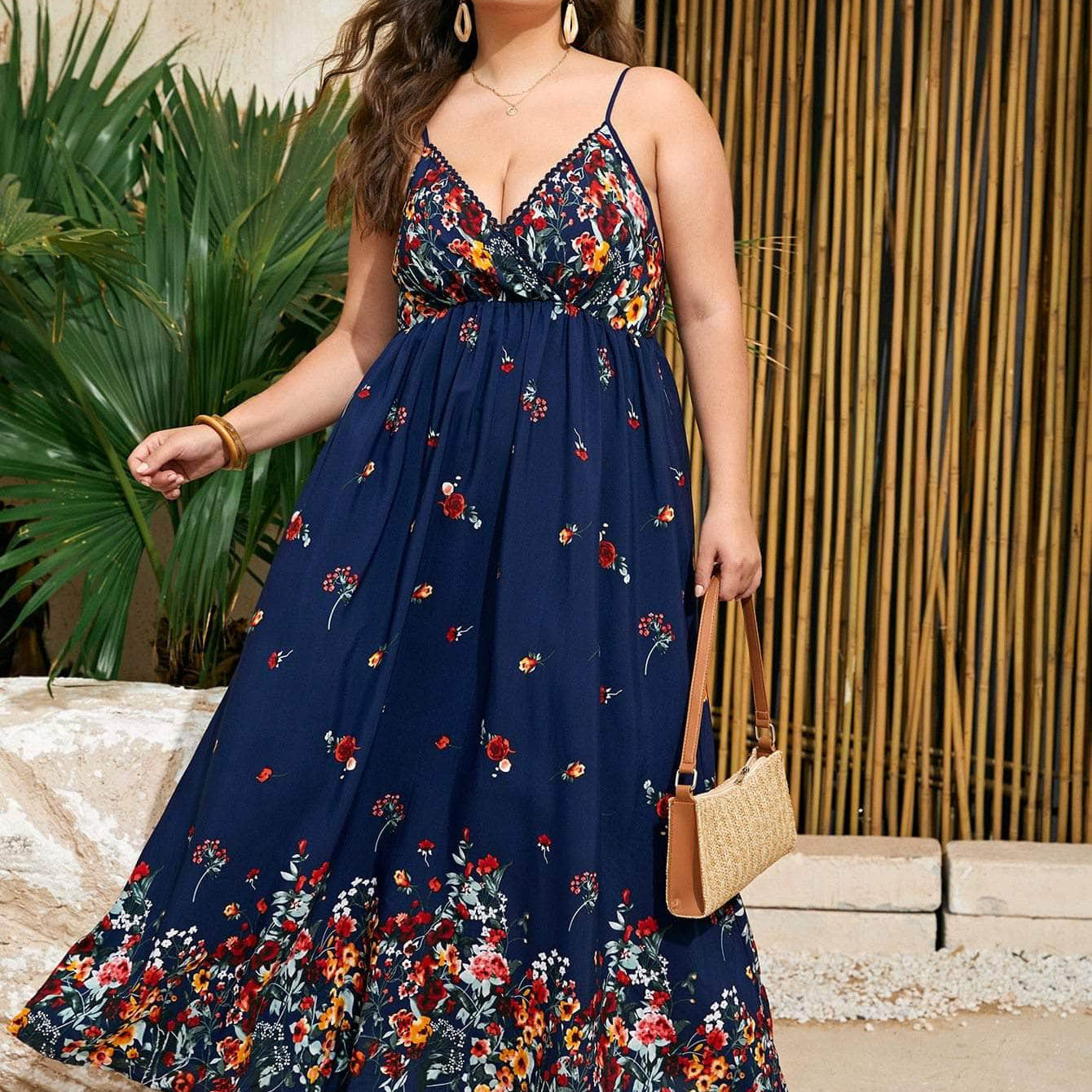 Multicolor / 0XL SHEIN Vestido de tirantes con estampado floral de cuello cruzado ribete con encaje guipure