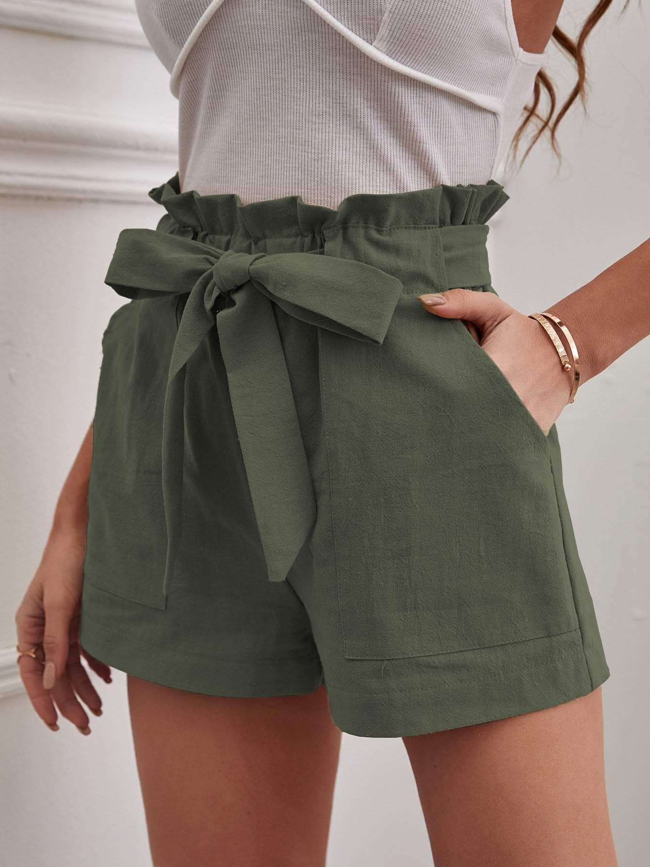 Verde militar / XL Shorts con cinturón de cintura con volante unicolor