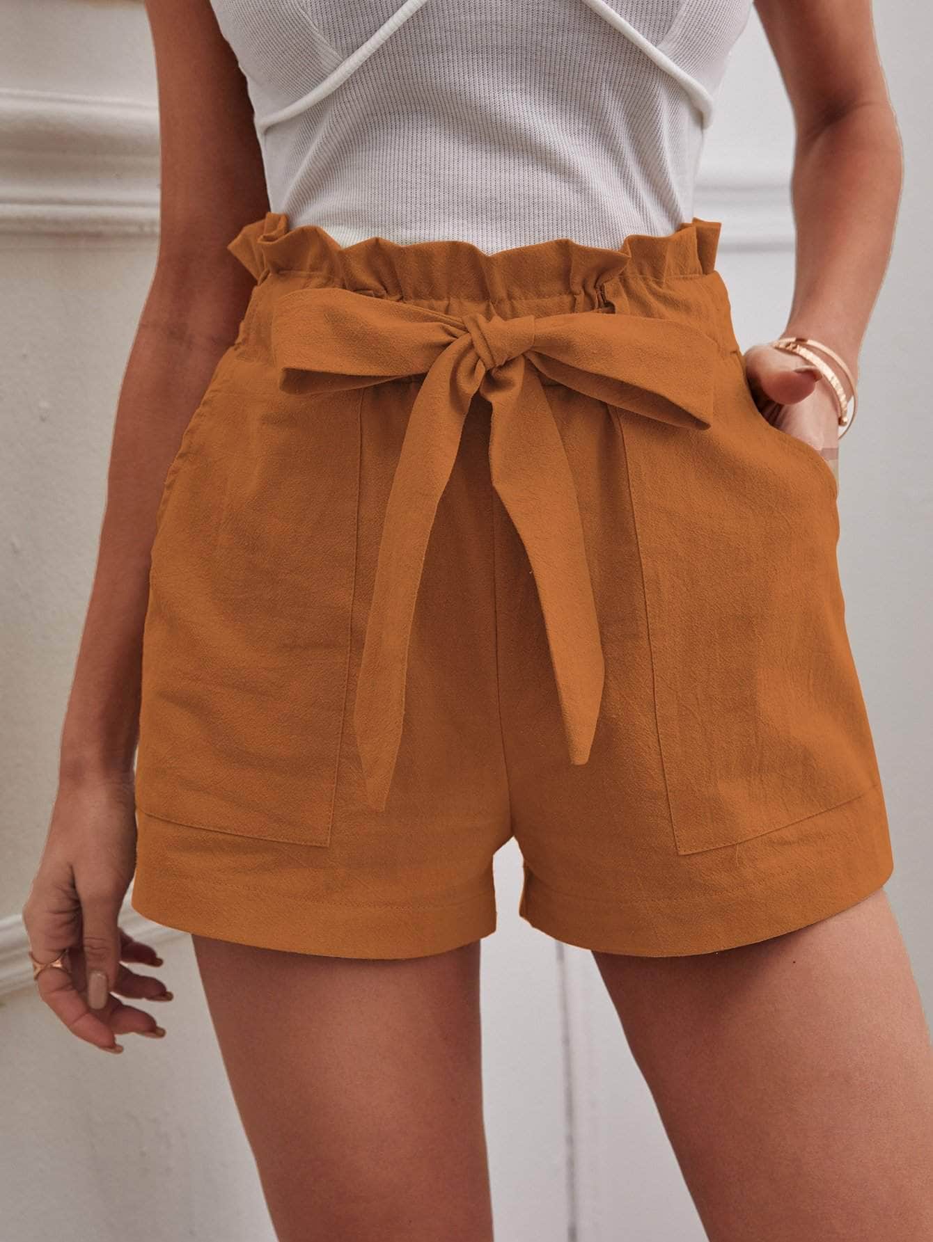 Naranja Quemada / L Shorts con cinturón de cintura con volante unicolor