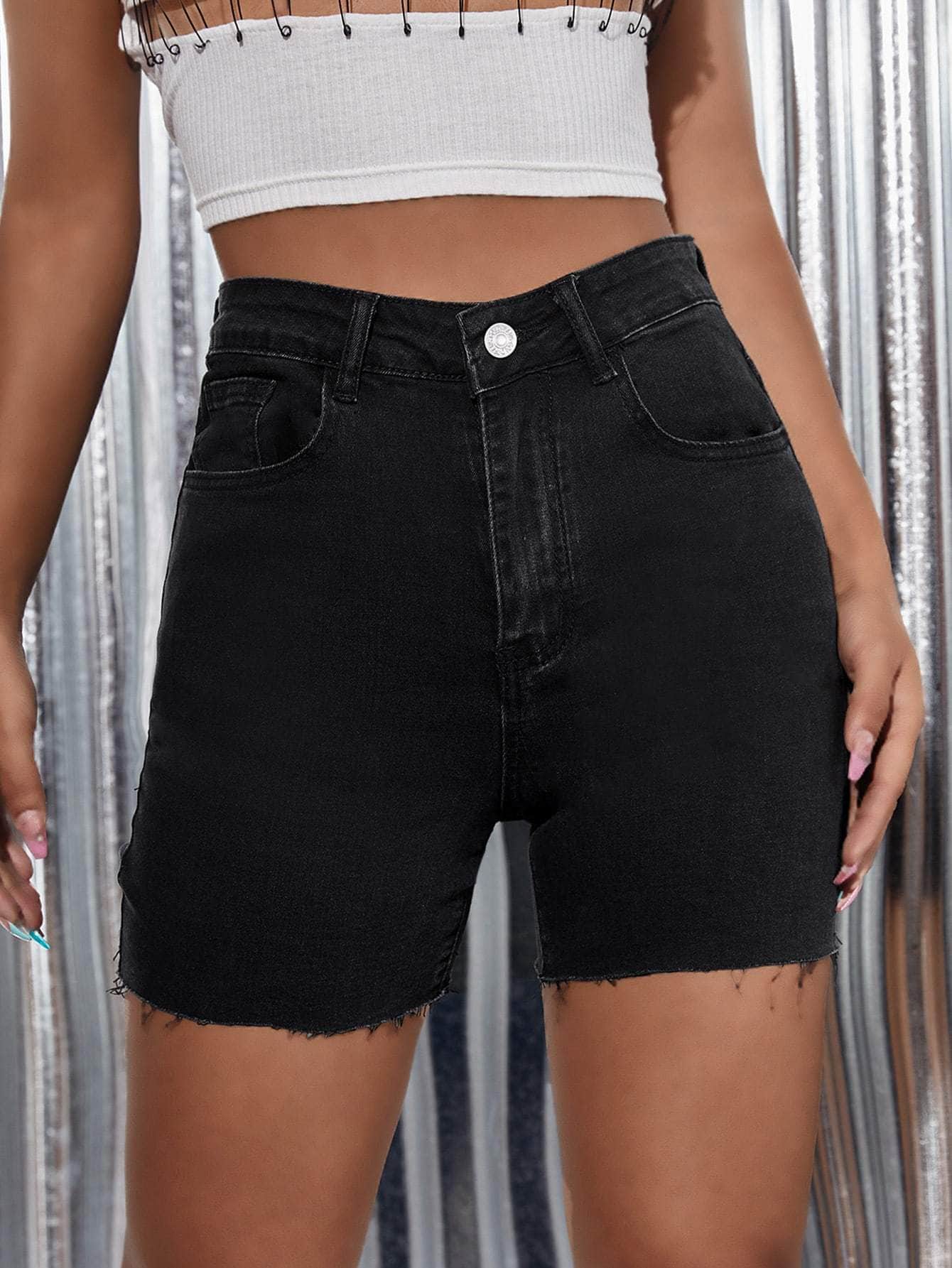 Negro / XS Shorts jean bajo crudo con bordado de fuego