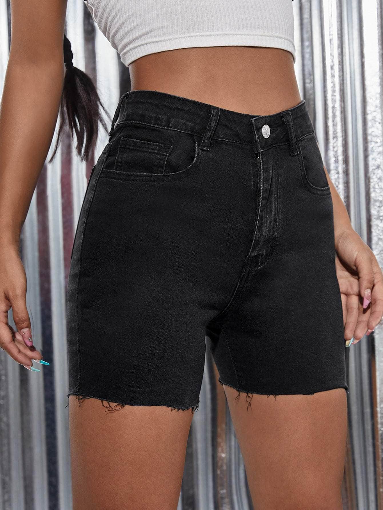 Negro / S Shorts jean bajo crudo con bordado de fuego
