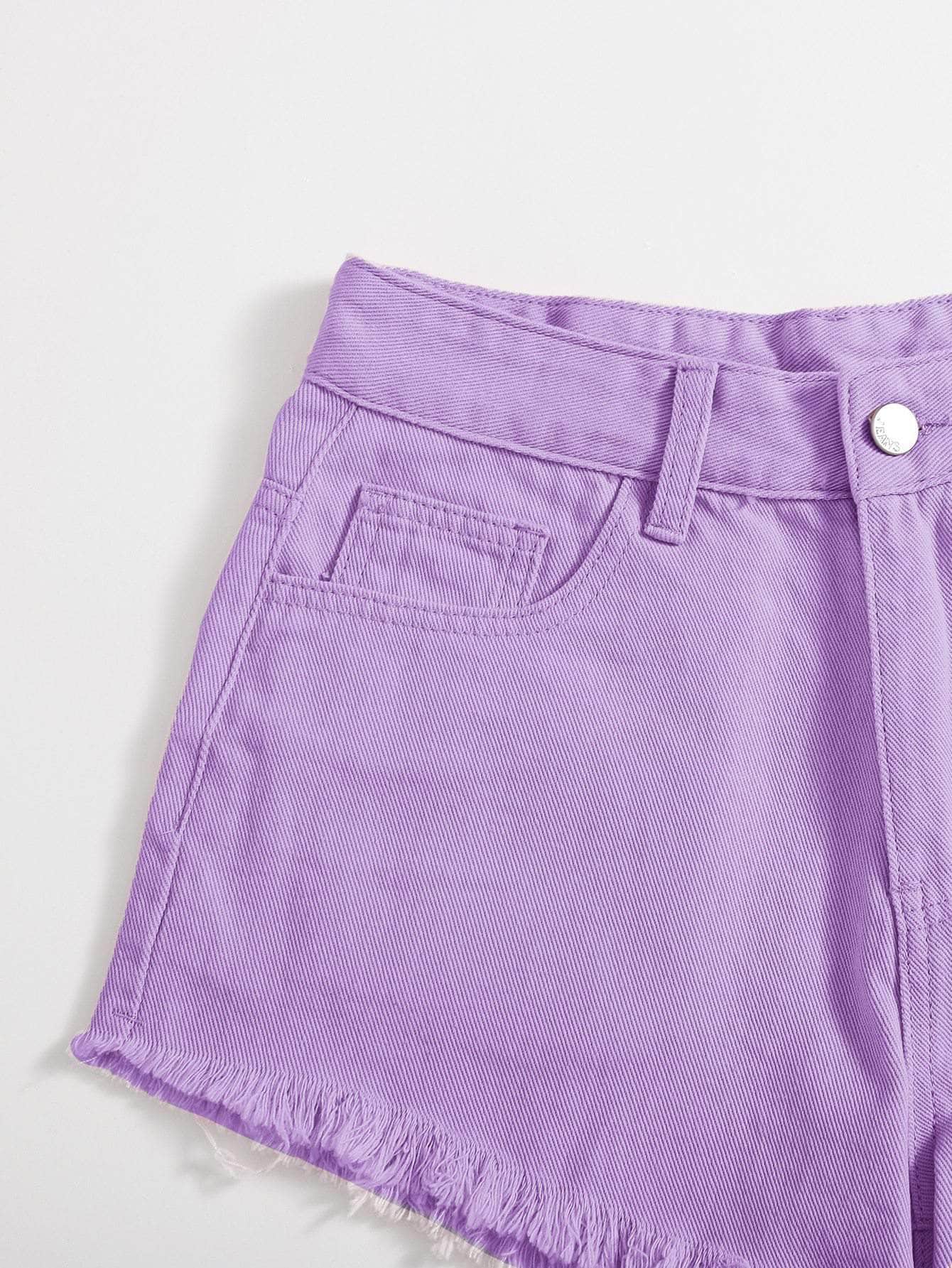 Shorts jean con bordado bajo crudo
