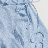 Vestido slip floral de margarita con cordón lateral cruzado ribete con fruncido
